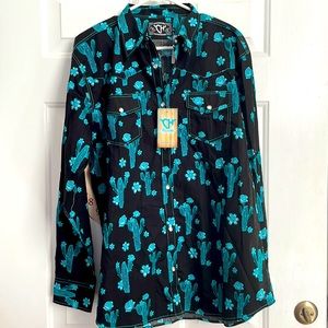 NWT Cowgirl Hardware Button Up with Rhinestone Snaps at Front and Cuffs